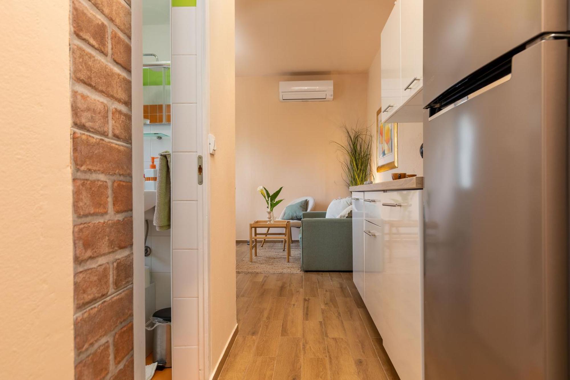 Apartments Casa Cerin 로비니 외부 사진