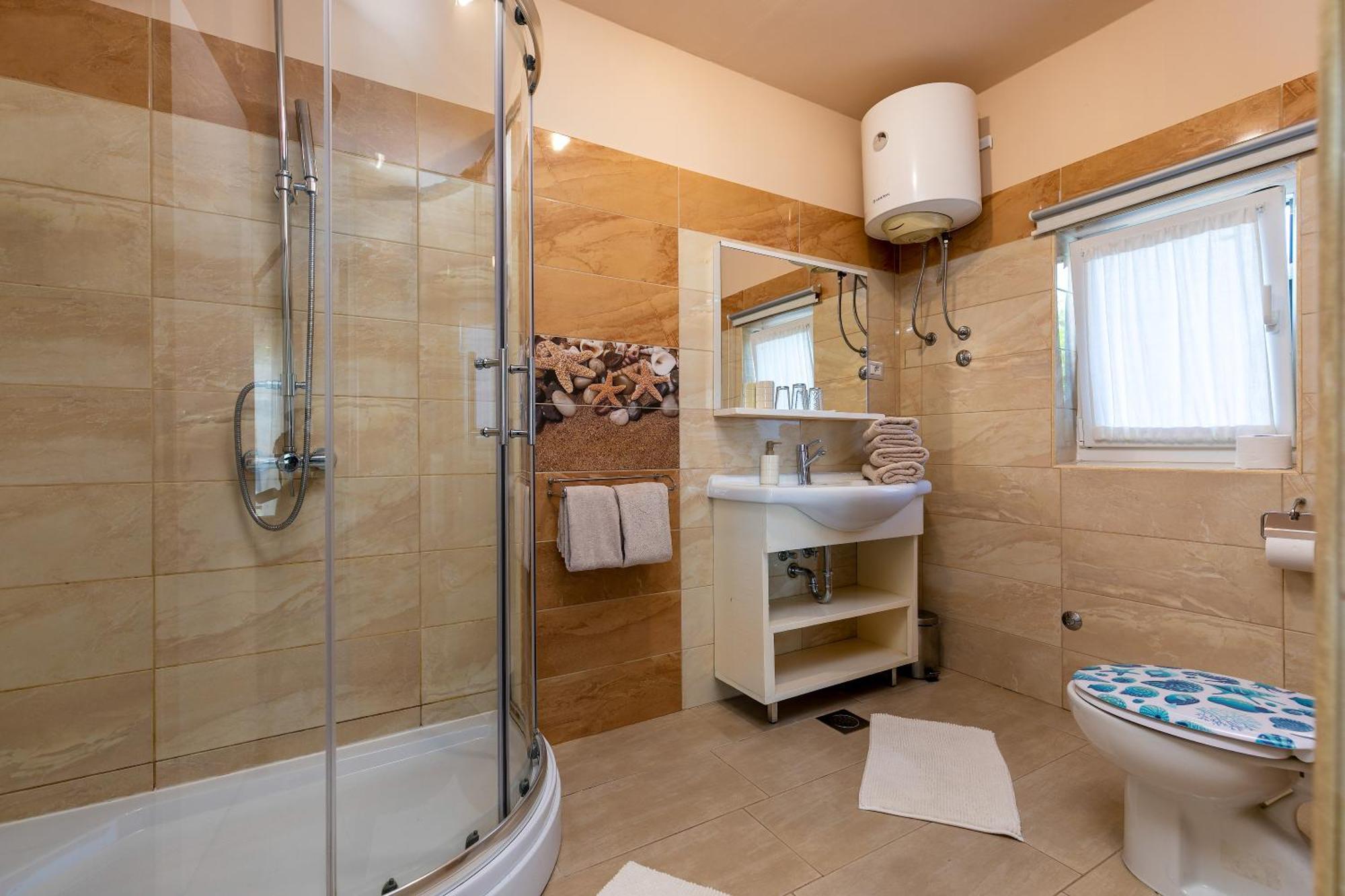 Apartments Casa Cerin 로비니 외부 사진